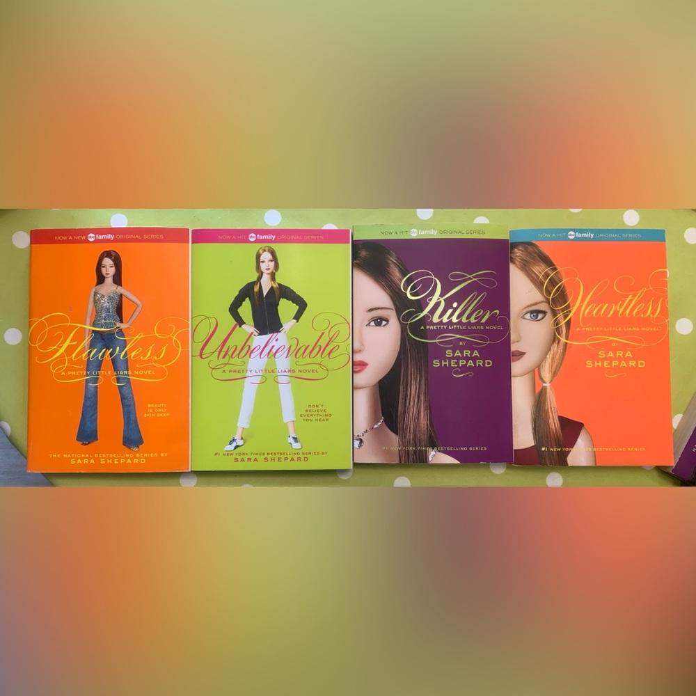 Pretty Little Liars Book Set by Sara Shepard